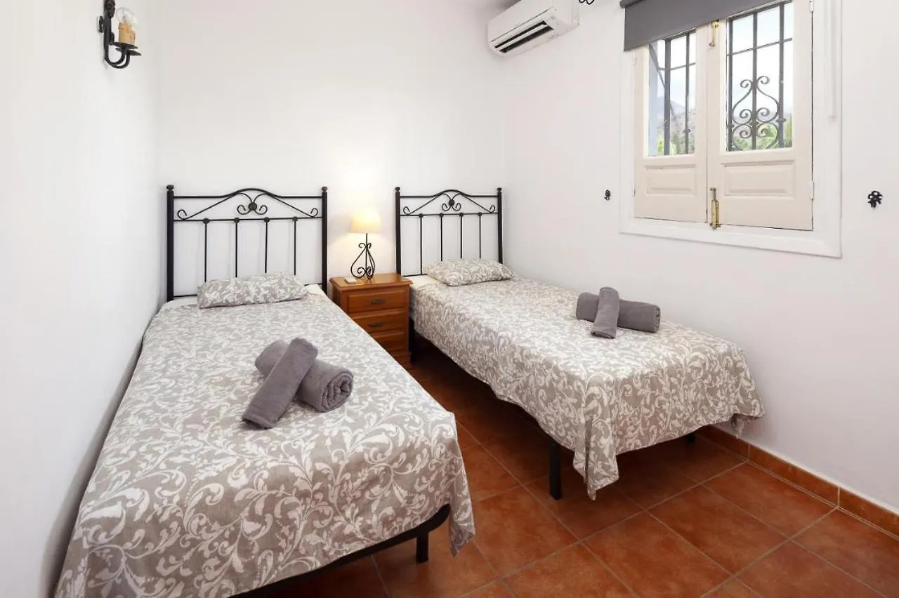 Las Palmas 4B Oasis Properties ネルハ